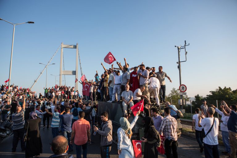 Turkey arrests pro-Kurdish party leaders
