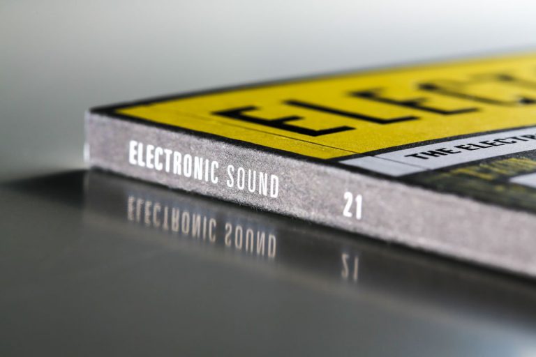 Electronic Sound: the music magazine for 2016