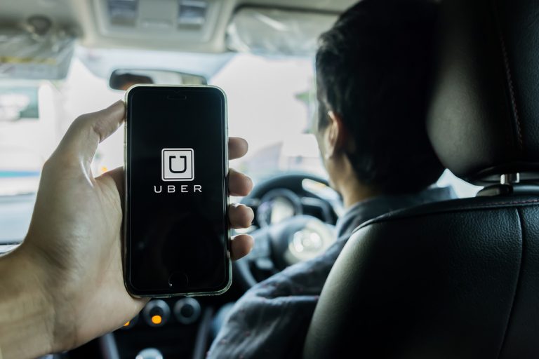 Uber takes self-driving cars into Arizona