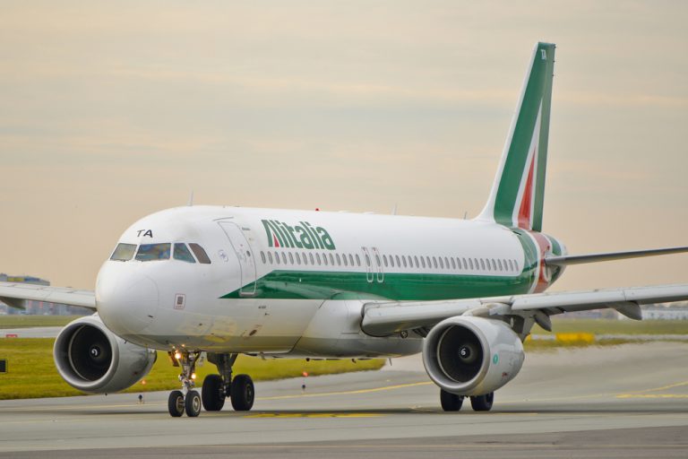 Ryanair confirms ‘non-binding’ offer for troubled Alitalia