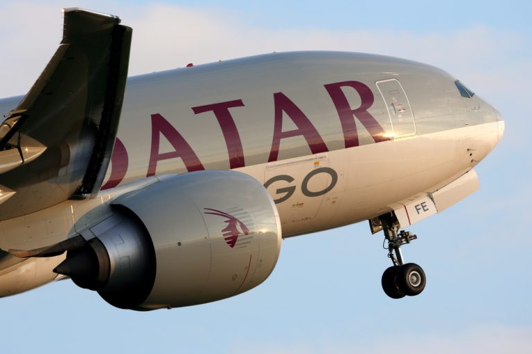 Qatar Airways looks to acquire 10 percent stake of American Airlines