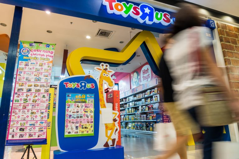 Toys R Us launch closure sales