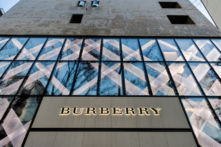 Burberry sales slump amid tourist slowdown