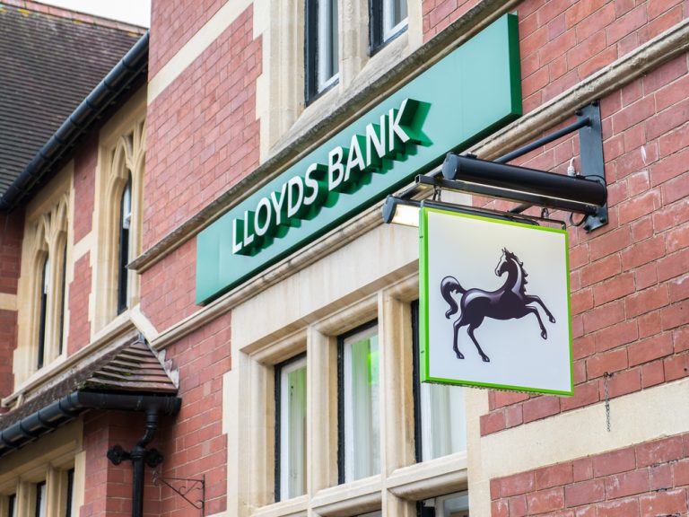 Lloyds share price steady following PMQ’s
