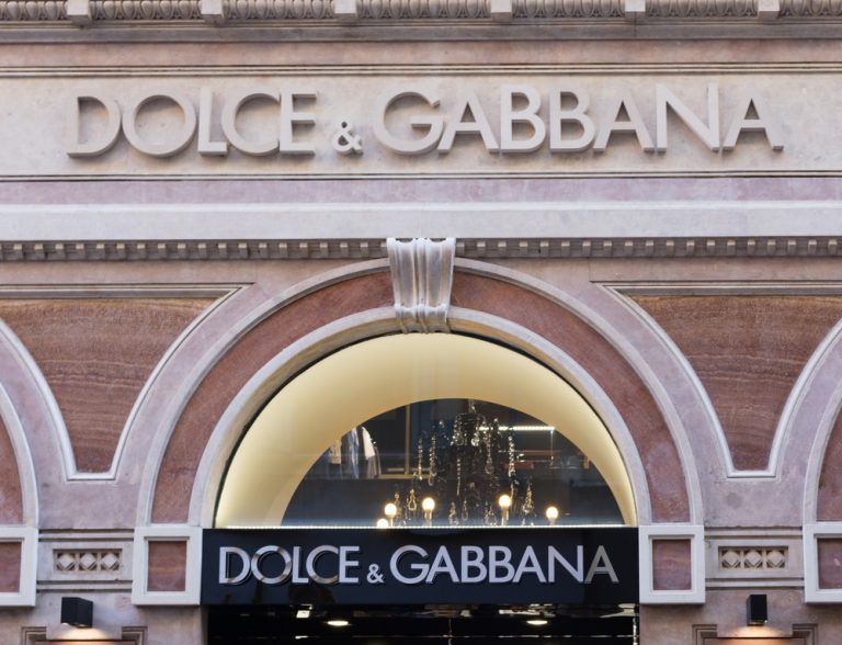 Dolce & Gabbana replaces models with drones in the runaway