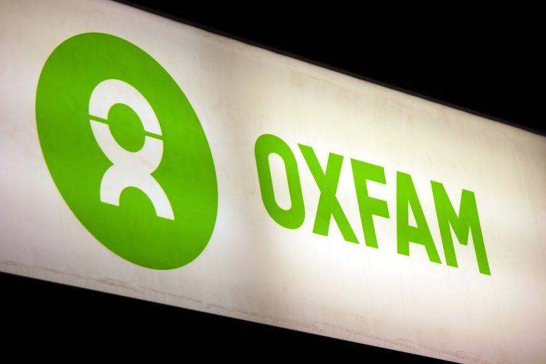 Oxfam apologises to Haiti amid thousands of cancelled donations